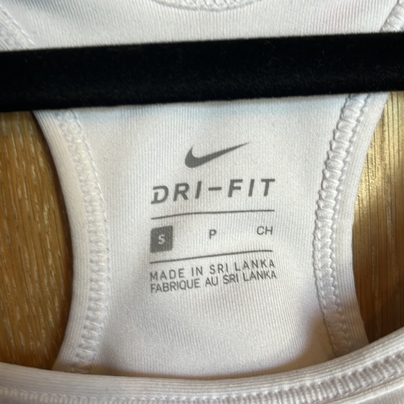 white nike racer back sports bra - Picture 3 of 4